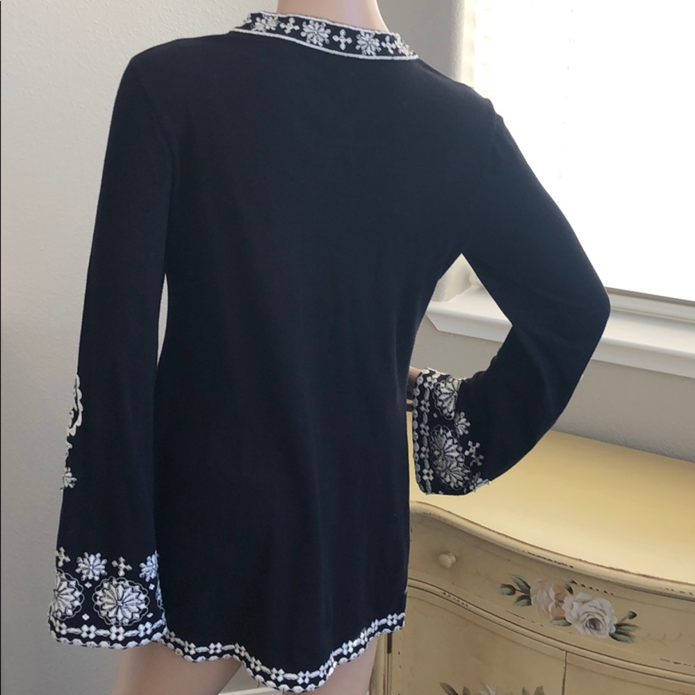 Embroidered black tunic - Picture 4 of 7